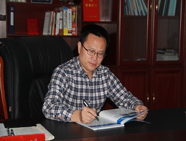 董事長吳風(fēng)耀